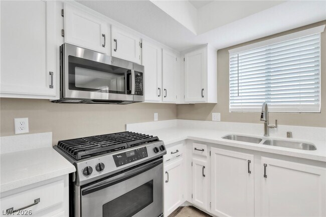 Building Photo - 2313 Tinsley Ct