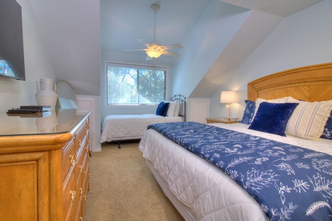 Building Photo - 301 Myrtlewood Ct