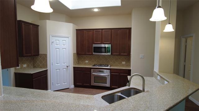 Building Photo - 300 Dorset Ct