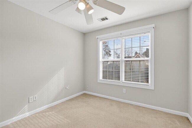 Building Photo - 5630 Saltcreek PIace NE