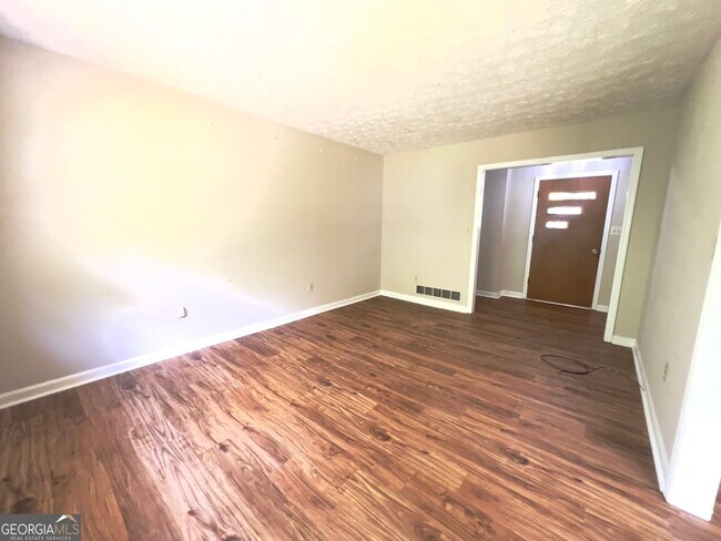 Building Photo - 1140 Barber Creek Dr