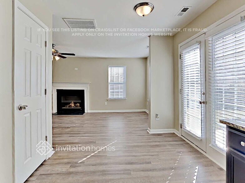 Building Photo - 15181 Tracy Beth Rd