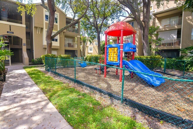 Building Photo - 1845 Palm Cove Blvd