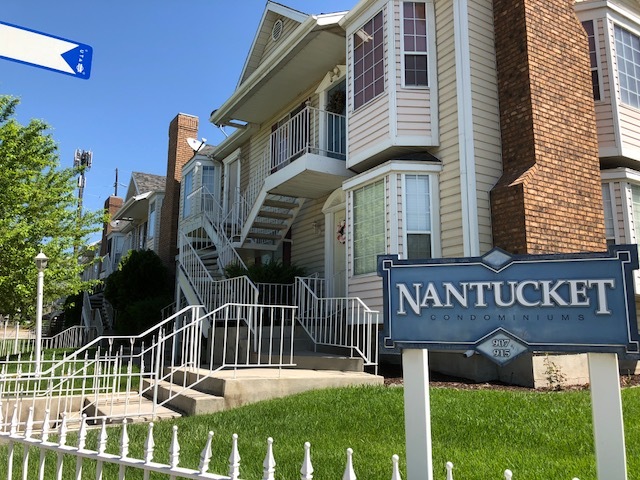 Nantucket Condominiums - 907 E 820 N