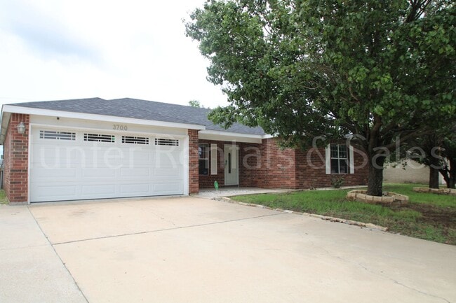 Building Photo - Live Large in Killeen – 5 Bedrooms, Big Va...