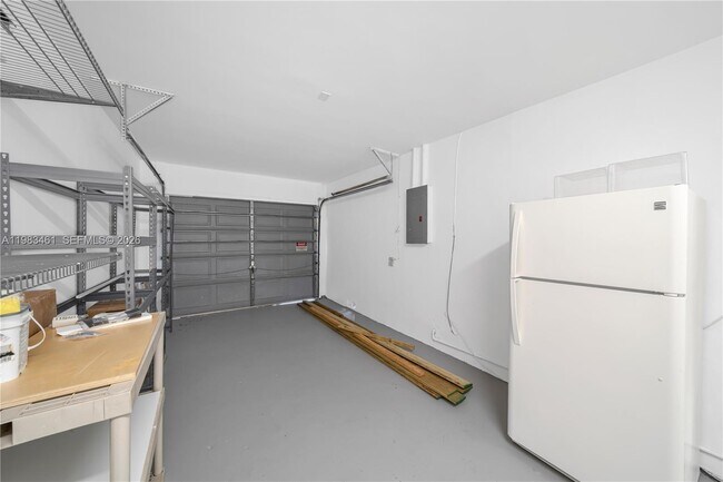 Building Photo - 13914 SW 101st Ln