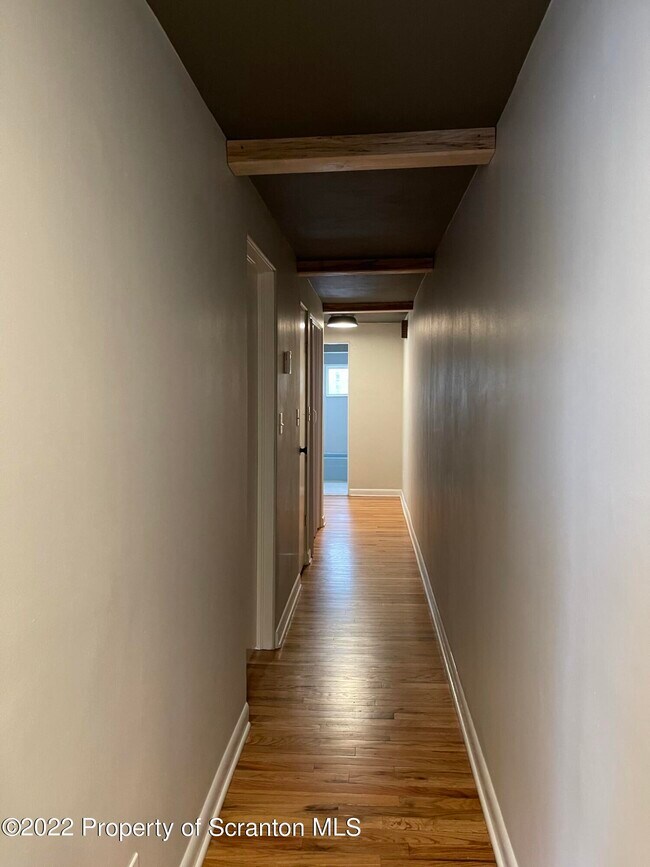 Building Photo - 303 E Drinker St