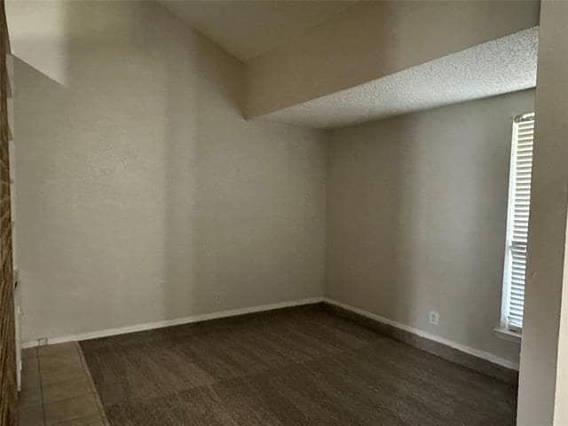 Building Photo - 1130 Southwestern Dr