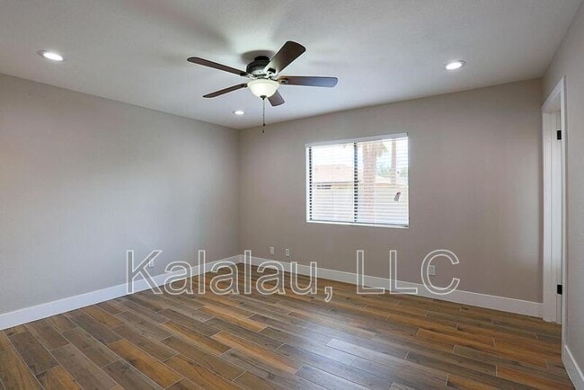 Building Photo - 1259 W Kiva Ave