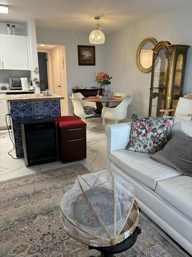 Building Photo - 325 Andover E