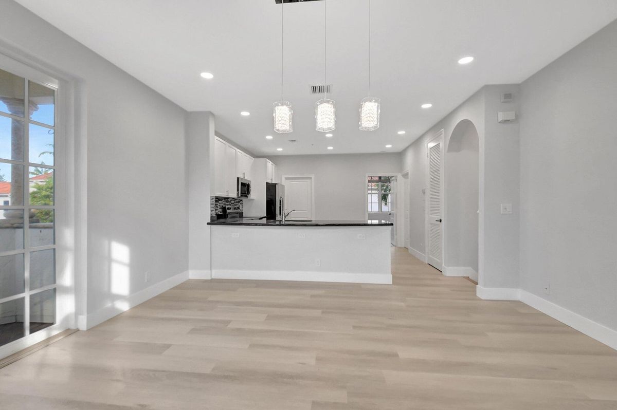 Building Photo - 1635 N Federal Hwy