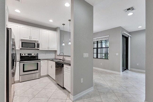 Building Photo - 10850 NW 74th Dr
