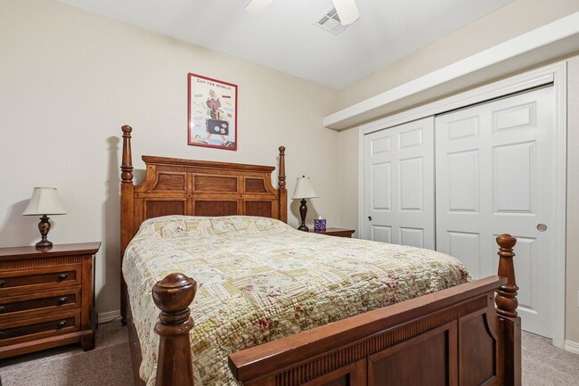 Building Photo - Prestine 4 bedroom home near the Golf Course