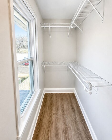 Building Photo - 517 E Railroad Ave