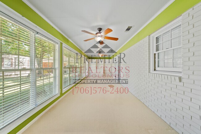 Building Photo - 2335 Nottingham Dr