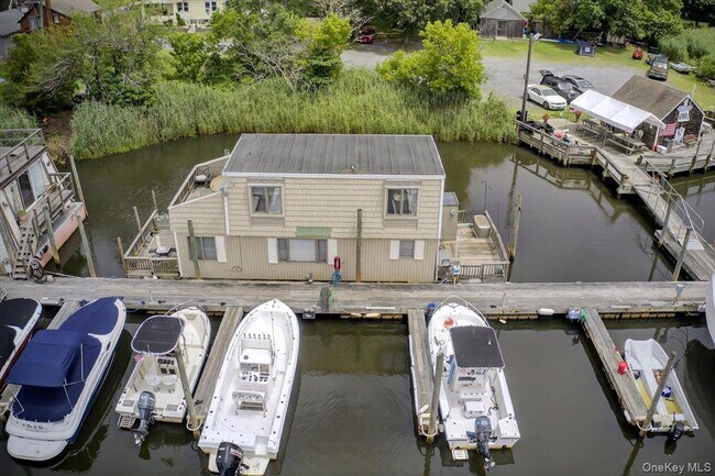 Building Photo - 149 C Riverside Dr
