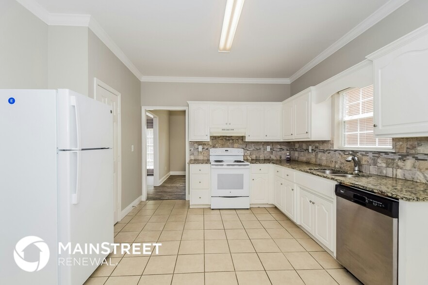 Building Photo - 1232 Riverford Dr
