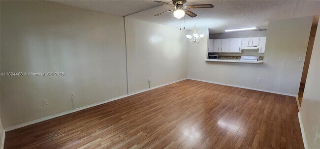 Building Photo - 14850 Naranja Lakes Blvd