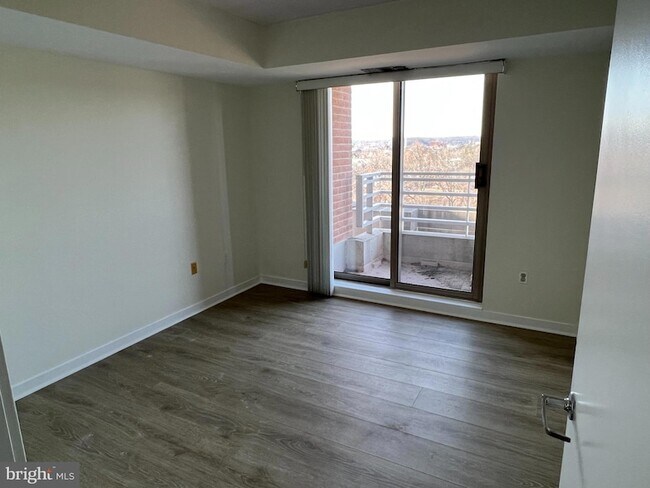 Building Photo - 1275 25th St NW
