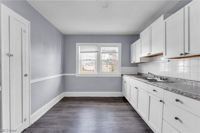 Building Photo - 4657 Warner Rd