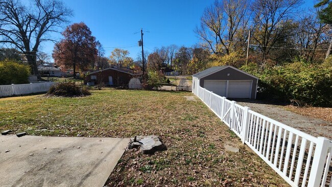 Building Photo - 415 Kansas Avenue