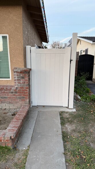 Building Photo - 10279 Priscilla St