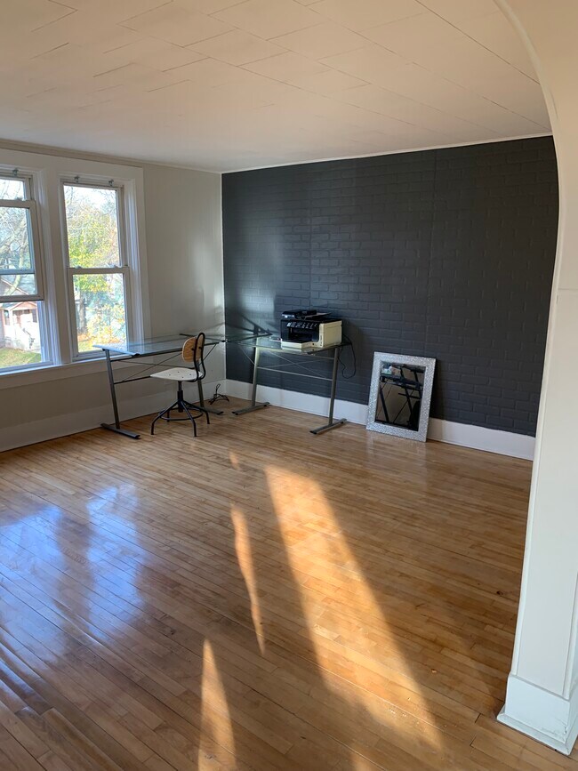 Building Photo - 361 3rd St