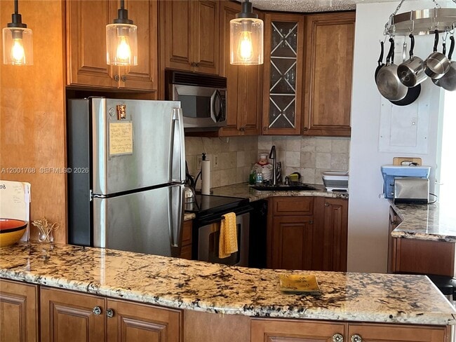 Building Photo - 710 N Ocean Blvd