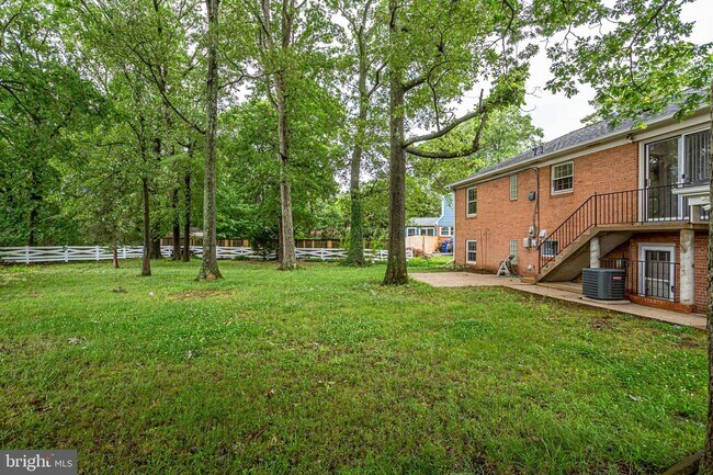 Building Photo - 5001 Ninian Ct