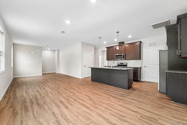 Building Photo - 420 Tower Ridge Cir