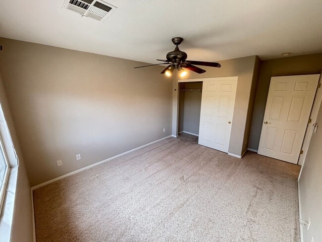 Building Photo - Beautiful two-story home with 4 BED / 2.5 BATH w Loft located in Henderson Nevada!