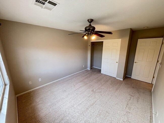 Building Photo - Beautiful two-story home with 4Bed /2.5Bath w Loft located in Henderson Nevada! Make the Move for...