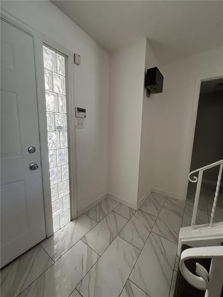 Building Photo - 332 Hailman St