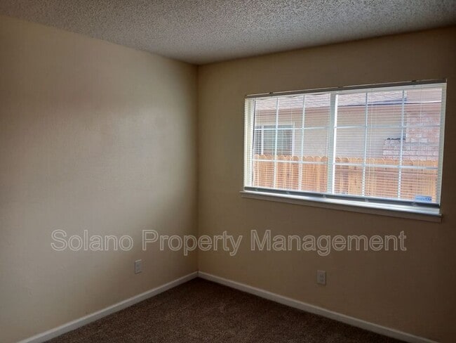Building Photo - 400 Mokelumne Dr