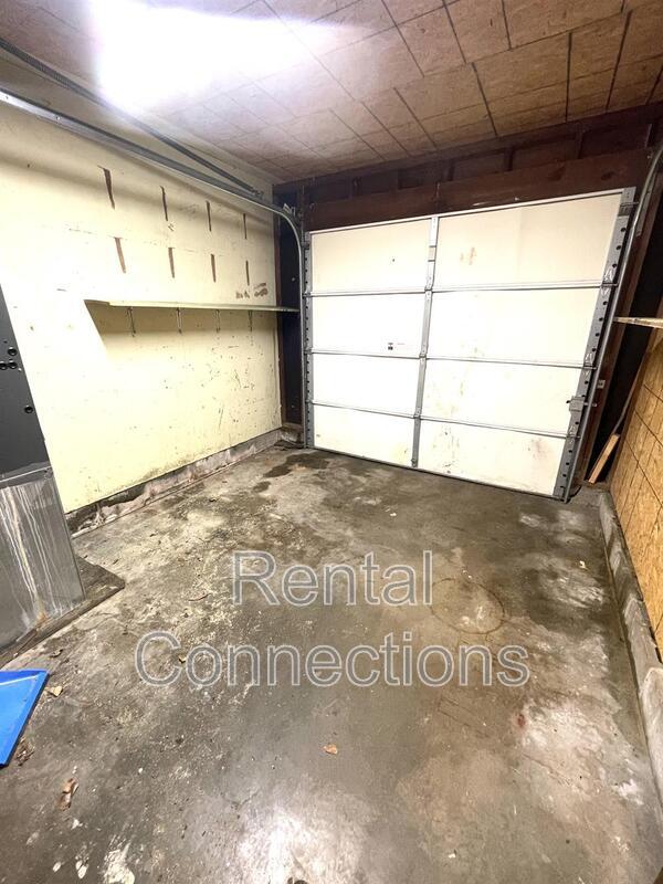 Building Photo - 3300 W Hawthorne Ct