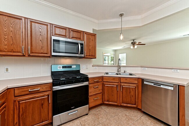 Building Photo - 111 Nassau Cir