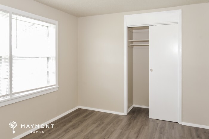 Building Photo - 111 Grant Dr