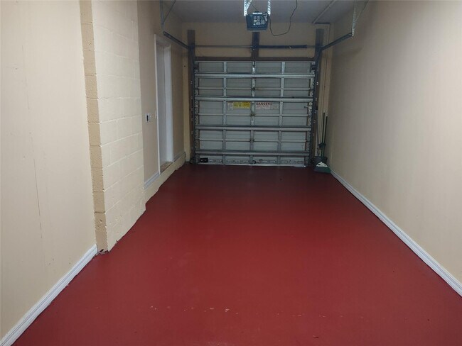 Building Photo - 2404 Belmont Ln