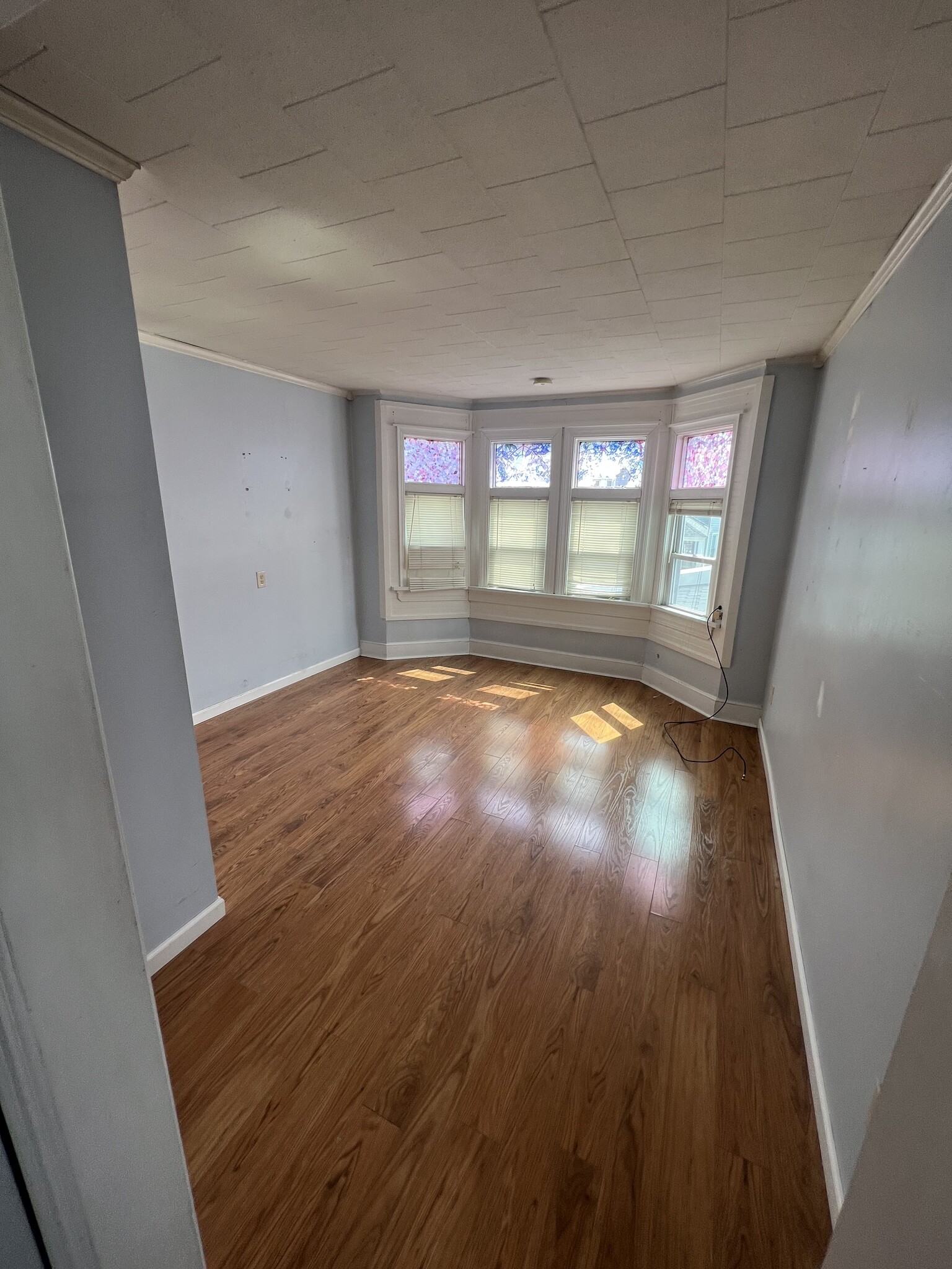 LIVING AREA FROM KITCHEN - 183 W Main St