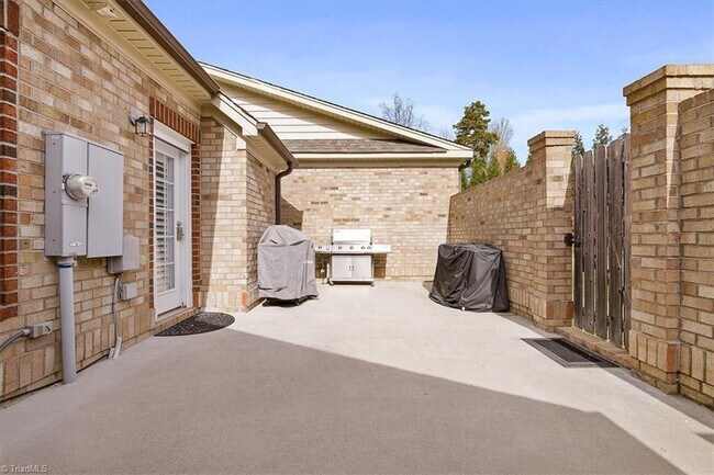 Building Photo - 1475 Neville Gardens Ln