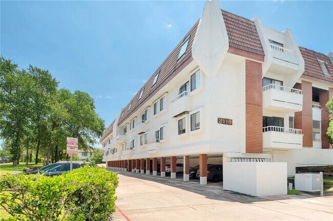 Building Photo - 3115 Helms St