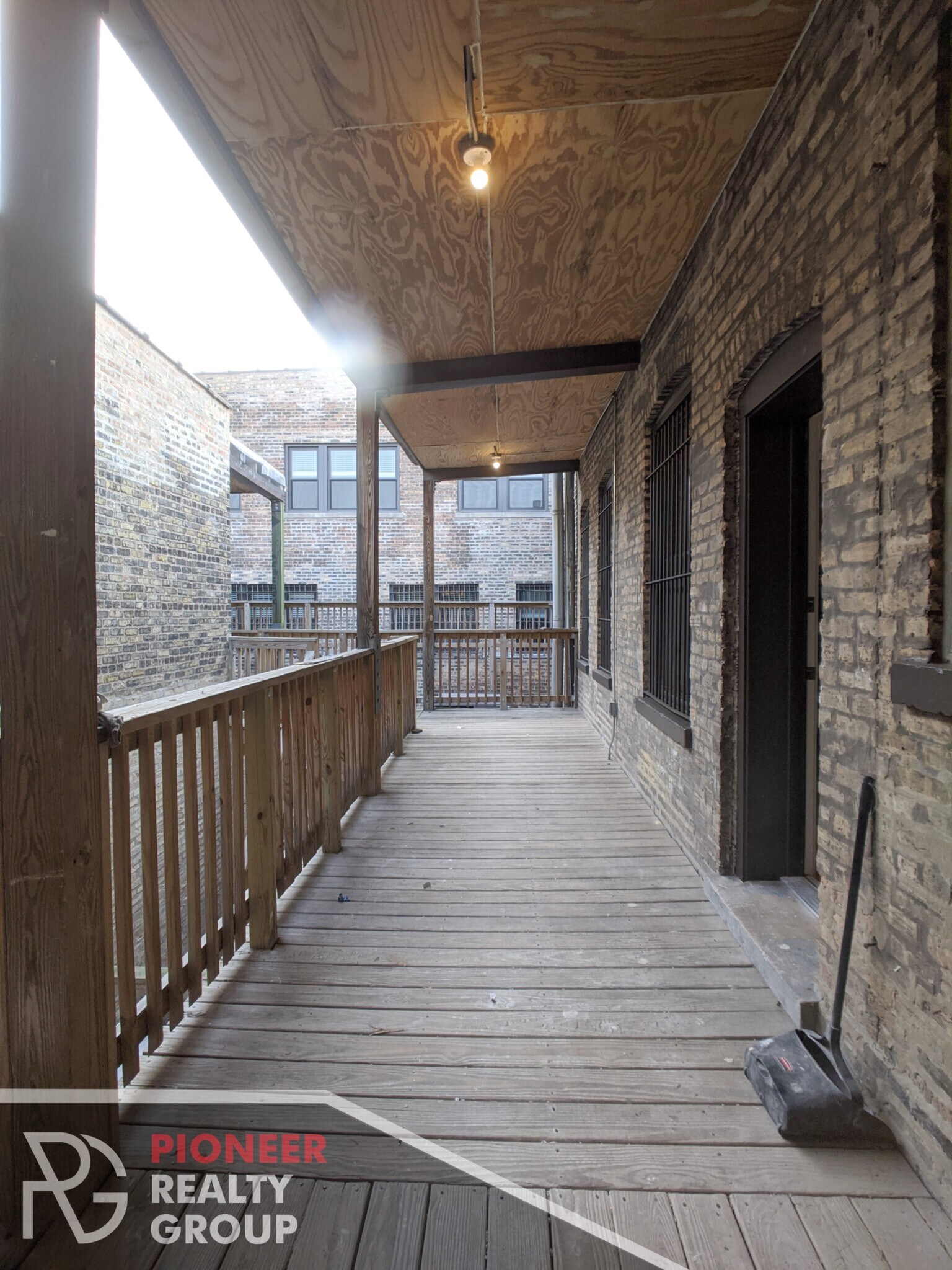 Building Photo - 3407 W Fullerton Ave