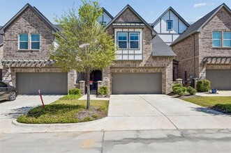 Building Photo - 136 Claire Dr