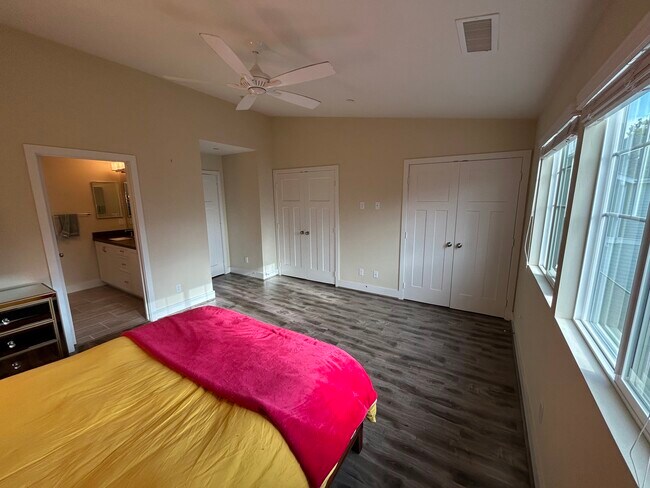Building Photo - 3211 Fennel Ln