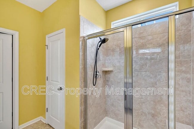 Building Photo - 268 Witch Hazel St