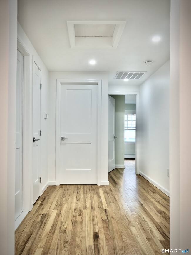 Building Photo - 38 Pepperbush Ln