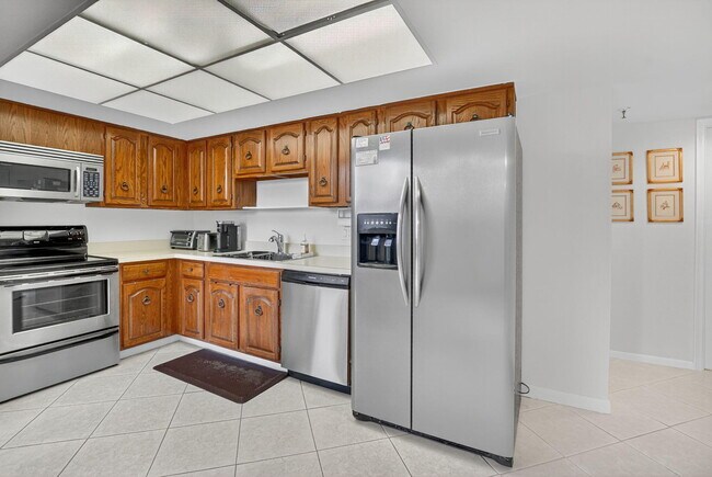 Building Photo - 6805 Willow Wood Dr