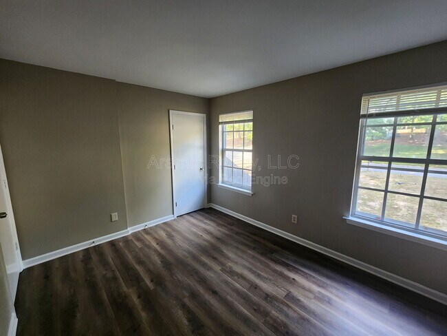 Building Photo - 1366 Heritage Glen Dr