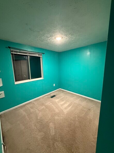 Room - 12400 Morning Light Ter