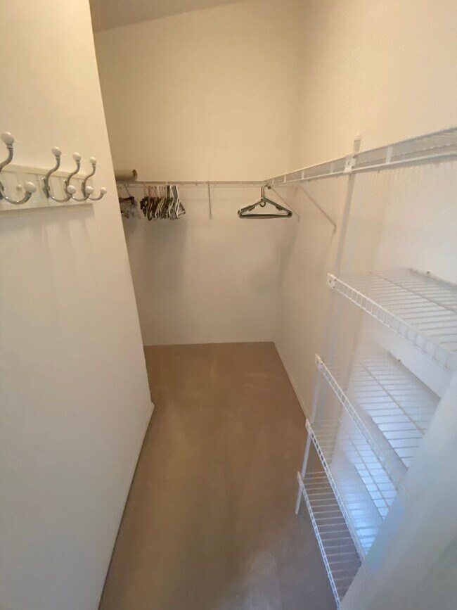 Building Photo - Lovely and Spacious Unfurnished, 2 + 2 Pat...